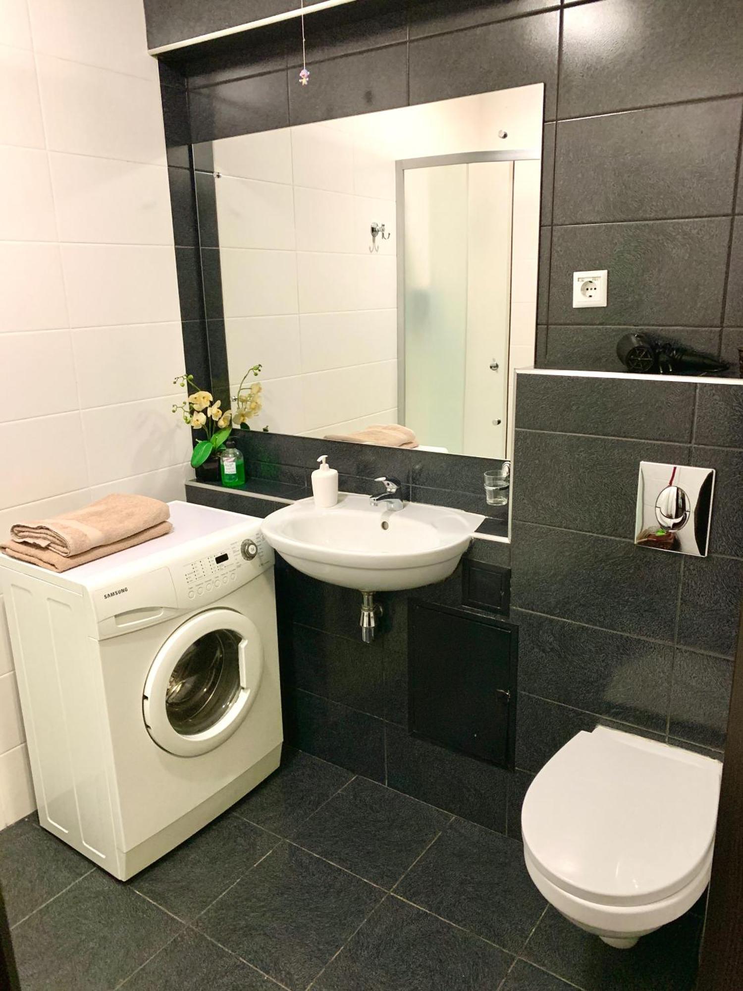Apartment In Kharkiv , Prospect Nauki 19A Екстериор снимка